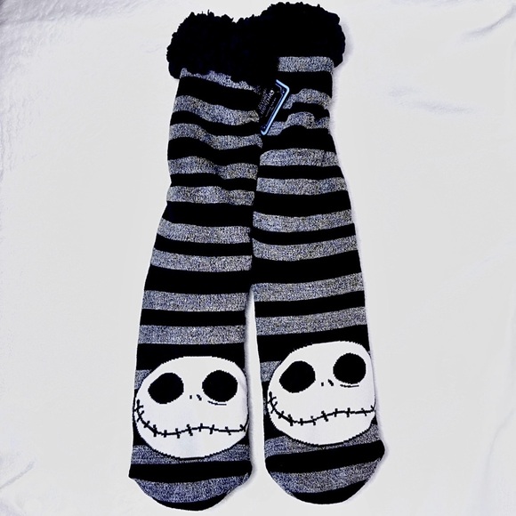 Disney’s Nightmare Before Christmas Jack Skellington Fuzzy Slipper Socks New - Picture 3 of 7